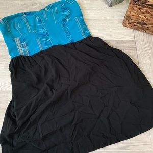 Cute strapless dress with pockets!